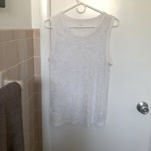 Sleeveless dainty top